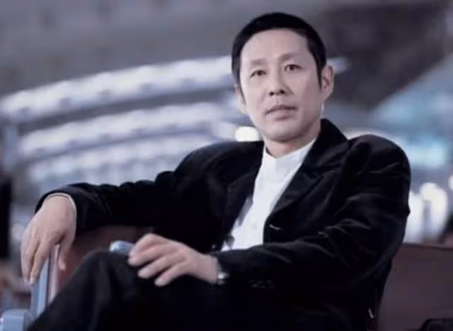 曝大佬級男星靠魅力征服女人,四位知名女星當其情人,陳道明躺槍