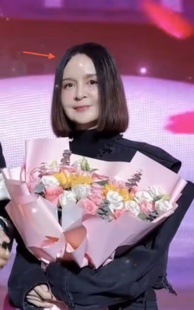 54歲歌壇天后高勝美與網紅賣貨,臉僵變形疑整容,再唱千年等一回