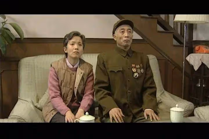 曝孫海英在美國撿瓶子,為21美金親自翻垃圾看著挺心酸