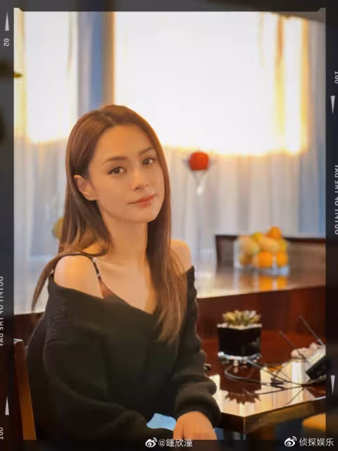 42歲阿嬌近照曝光,穿弔帶衫小秀性感,瘦身成功後更驚艷了