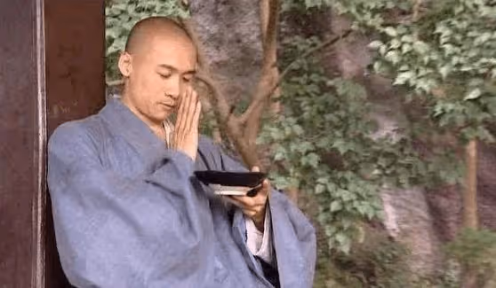 任性女模：和癮君子在一起，兩次加入「孕內父親」，現狀讓人唏噓