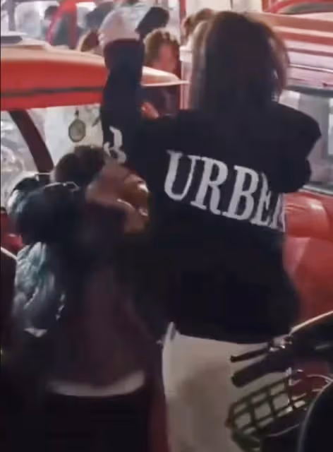 不可思議!16歲網紅當街打人,全身大片刺青,疑似從事特殊職業!