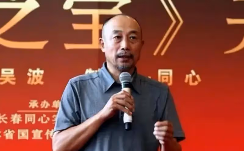66歲孫海英近況曝光！現身美國富人區撿破爛，彎腰翻垃圾不嫌髒