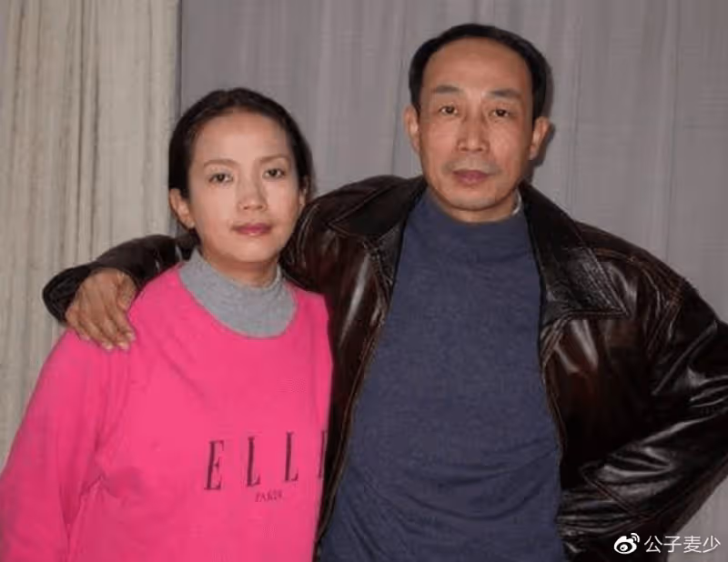 66歲孫海英近況曝光!現身美國富人區撿破爛,彎腰翻垃圾不嫌髒