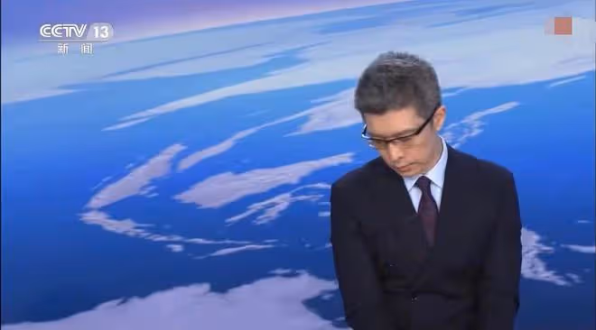 央視新聞節目現播出事故,廣告中途畫面切錯,朱廣權開小差受驚嚇