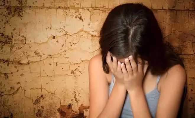 大瓜!經紀公司老闆涉嫌猥褻女團成員,4年內不下200次,現已被捕