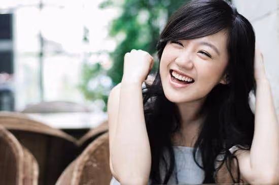 薛佳凝近照:45歲單身不打算結婚,拚命修圖仍難掩蒼老和落寞