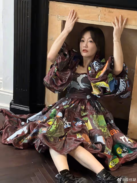 薛佳凝近照:45歲單身不打算結婚,拚命修圖仍難掩蒼老和落寞