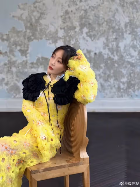 薛佳凝近照:45歲單身不打算結婚,拚命修圖仍難掩蒼老和落寞