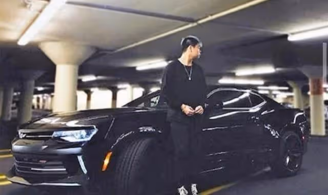 一改炫富作風！TVB視帝25歲兒子罕露面，曾留學美國愛曬名車名表