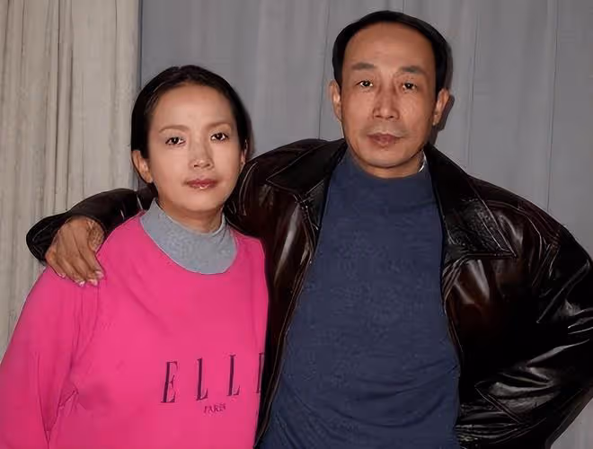 繼嘲諷楊麗萍之後,孫海英夫婦再惹爭議,直言寧可撿垃圾也不回國