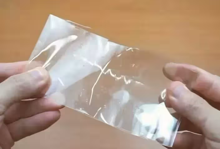 房門反鎖了，別著急！只需用一個寶特瓶，10秒就可以輕鬆開鎖！不需要找開鎖師傅，省下一大筆錢!