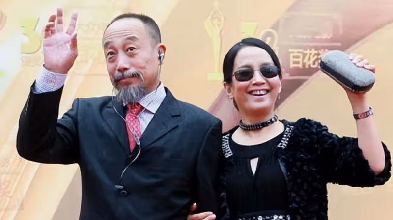 回國養老失敗，孫海英、呂麗萍被迫回到美國，靠撿垃圾為生！