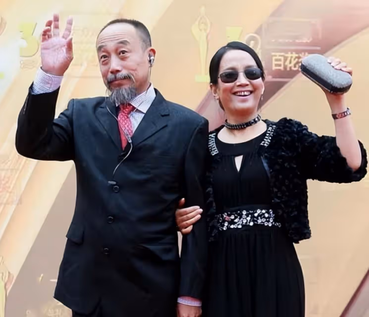 回國養老失敗,孫海英、呂麗萍被迫回到美國,靠撿垃圾為生!
