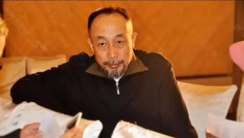回國養老失敗,孫海英、呂麗萍被迫回到美國,靠撿垃圾為生!
