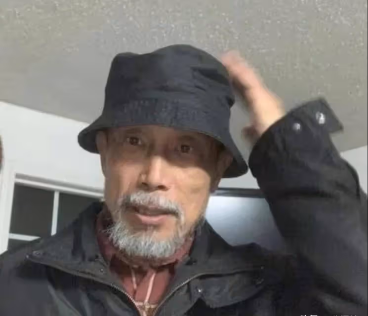 回國養老失敗,孫海英、呂麗萍被迫回到美國,靠撿垃圾為生!