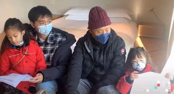 陳佩斯祖孫三代首同框！和孫女拍廣告滿眼擔心，祖傳大鼻子太吸睛