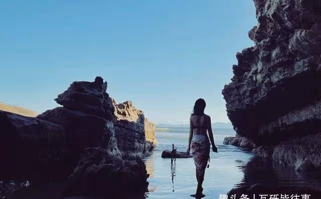 陳赫35歲前妻曬時尚時尚照，大露腹肌鎖骨刻紋身，模特身材太驚艷