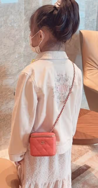 蔡天鳳的兩個子女已知母親遇害，現任婆婆將孩子接回家中安慰