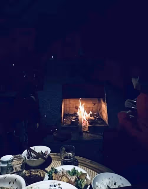 楊麗萍與妹妹回鄉下廚！長指甲難拿鍋鏟遭媽媽嫌棄，破戒律狂吃肉