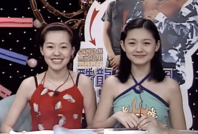 小S兩個女兒合體撈金！拍復古雜誌彰顯土味時尚，表現力不輸媽媽