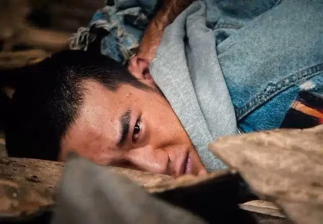 「頂流小生」易烊千璽，用專業和修養贏得認可，吳京：年輕的自己