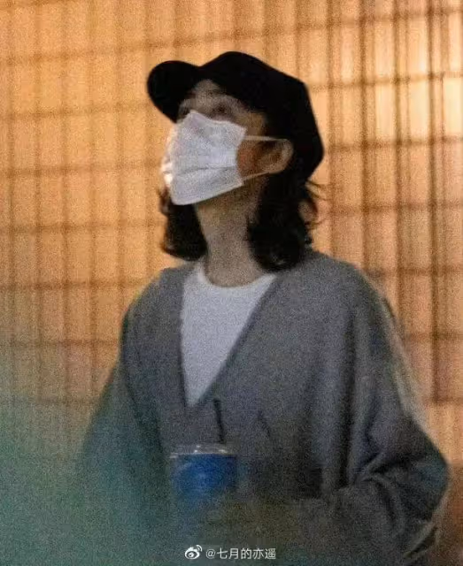 她雌雄同體,官宣一輩子不結婚:獨身主義最後的壁壘