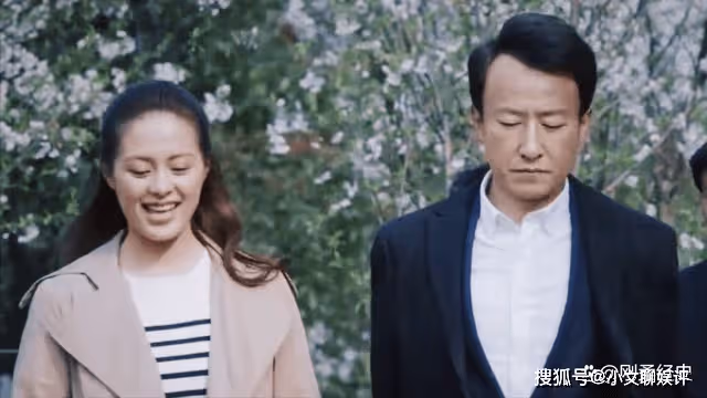 《風雨送春歸》余仲君愚蠢至極,不會得到人們的半點同情
