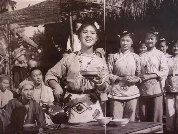 80歲「劉三姐」黃婉秋肺癌離世，晚年喪子加重病情，遺言催人淚下