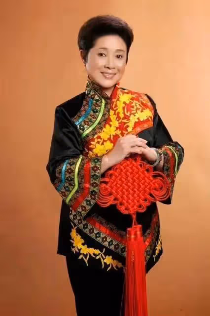 80歲「劉三姐」黃婉秋肺癌離世,晚年喪子加重病情,遺言催人淚下