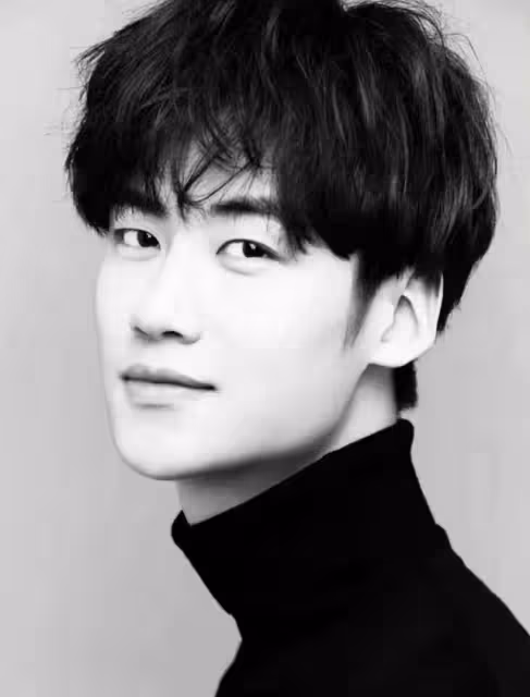 25歲男星突發心梗去世！新冠痊癒後喝酒健身，曾是關曉彤北影同學