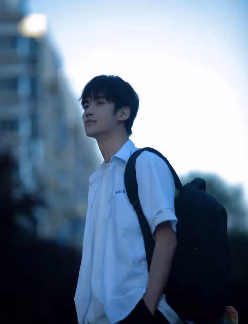 25歲男星突發心梗去世！新冠痊癒後喝酒健身，曾是關曉彤北影同學