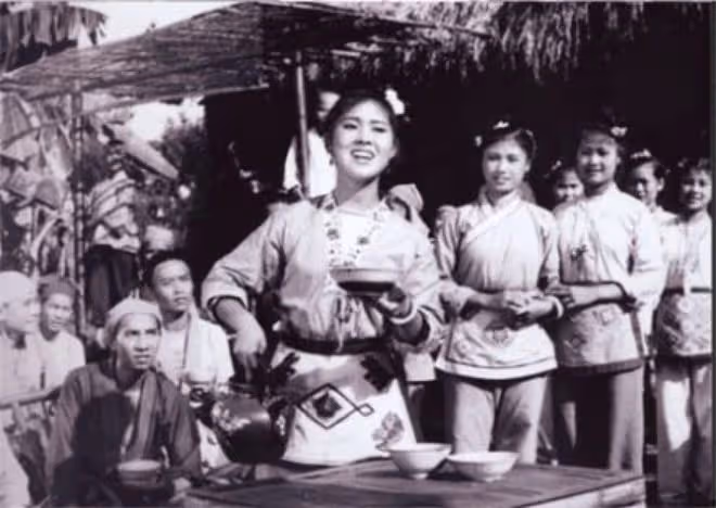 80歲劉三姐黃婉秋去世，丈夫透露病逝原因，與愛子早逝有很大關聯