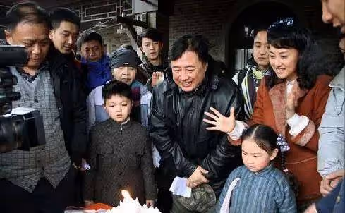 陳國軍:前妻是劉曉慶,3婚娶小16歲嬌妻,大兒子是導演陳赫