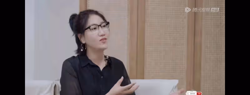傅首爾三次打斷水哥的談話,還作出特別膚淺的總結,差距太大了