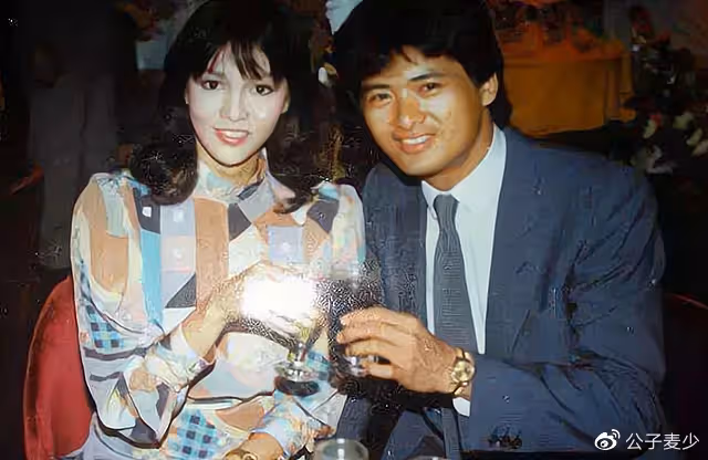 鄭裕玲：不相信婚姻，兩段感情談了26年，如今身邊除了錢還是錢
