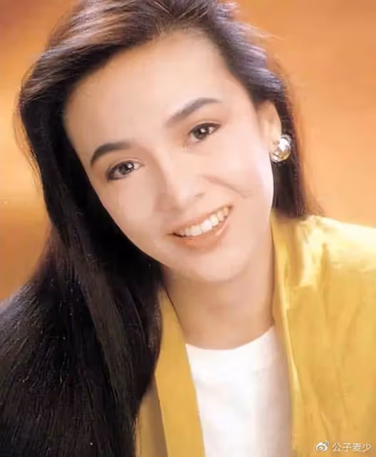 鄭裕玲:不相信婚姻,兩段感情談了26年,如今身邊除了錢還是錢