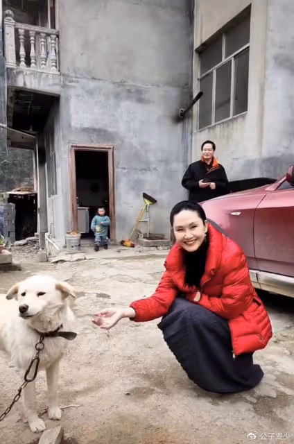57歲於文華現身農村生活!離婚後帶女兒嫁網友,晚年生活很幸福