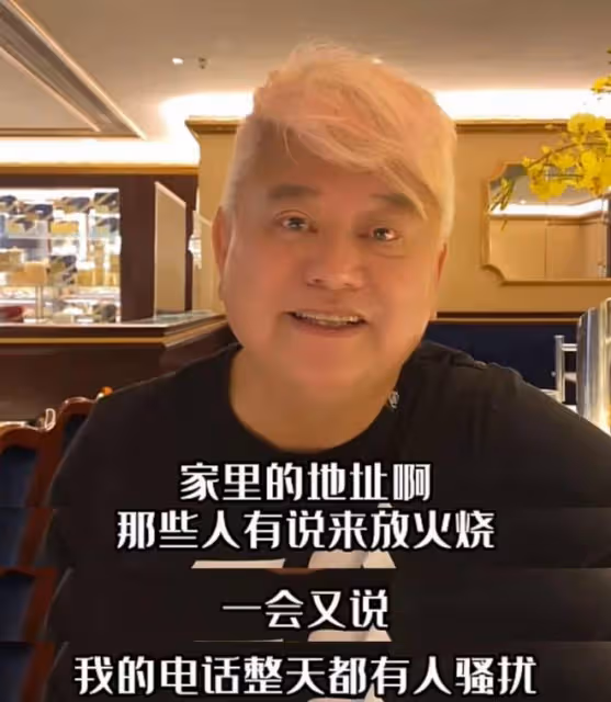 72歲陳百祥再談愛國行為,雖每天被威脅但不怕,贊老婆信念更堅定