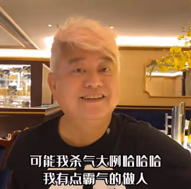 72歲陳百祥再談愛國行為,雖每天被威脅但不怕,贊老婆信念更堅定