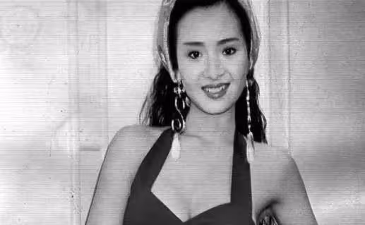 她是「三級片」女星,為胸投保200萬,拍電影不露三點