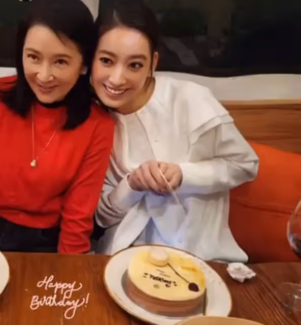 龔慈恩為女兒慶生!23歲林愷鈴繼承媽媽美貌,已連演3部戲女主角