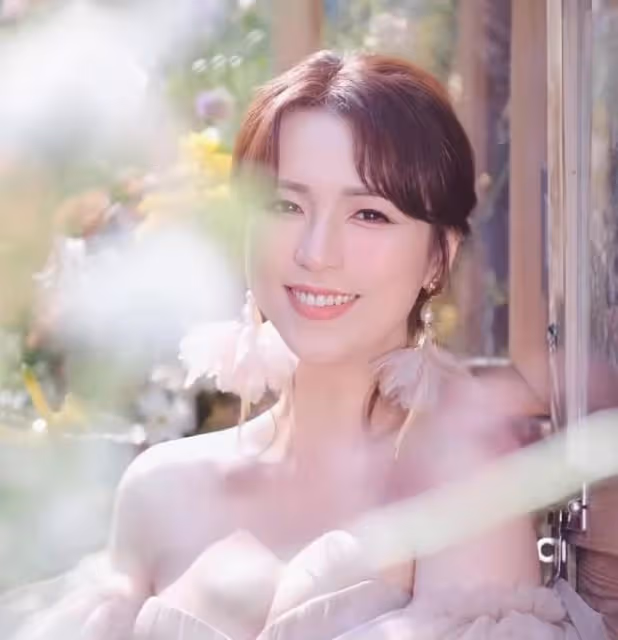 TVB童顏女神宣布封肚!曬唯美孕肚寫真,懷二胎5個月胸部變豐滿