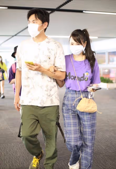 當鐘麗緹和伊能靜同曬婆婆合影！終於知道「真嫩」和「扮嫩」的差距有多大