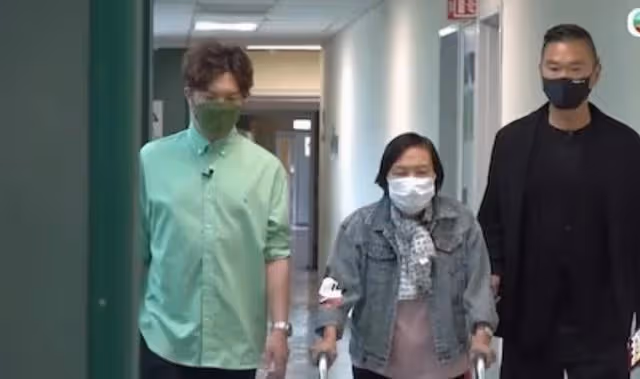 擔心!85歲資深港星曝近況不理想,患肺纖維化打標靶藥致身體變差
