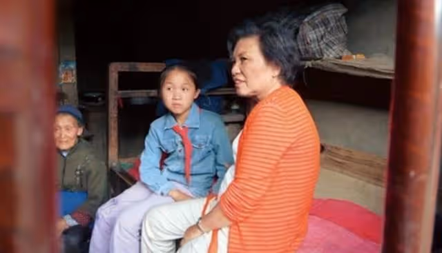 擔心!85歲資深港星曝近況不理想,患肺纖維化打標靶藥致身體變差