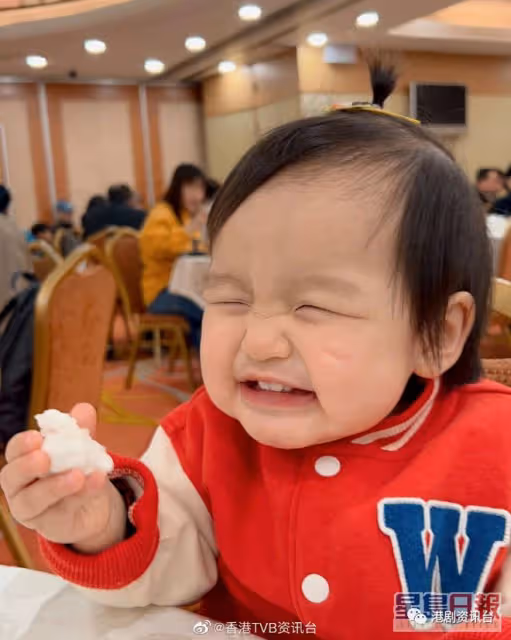 洪永城1歲囡囡鬼馬行為似足爸爸!媽媽梁諾妍放棄辯護:200% Sir Face
