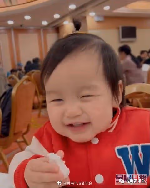 洪永城1歲囡囡鬼馬行為似足爸爸!媽媽梁諾妍放棄辯護:200% Sir Face