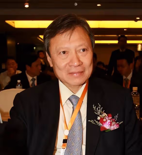 3月2日的一場大火,揭開了香港豪門家族那些手足相殘的遮羞布