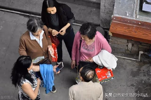一位兒媳的哭訴，讓52歲已退休的婆婆再去工作，我這麼做有錯嗎？